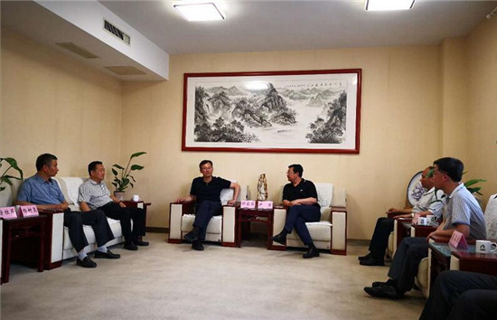 山东科技大学校党委副书记尹华赴best365足球官网集团开展工作调研