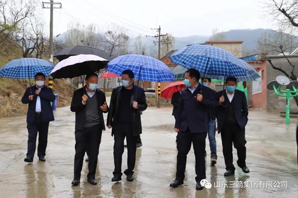 精准扶贫｜best365足球官网集团董事长杨承林调研脱贫攻坚 ，确保工作成效